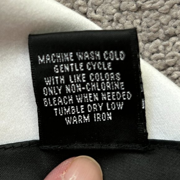 Style & Co. 20W White Skirt with Decorative Flower - Picture 5 of 7